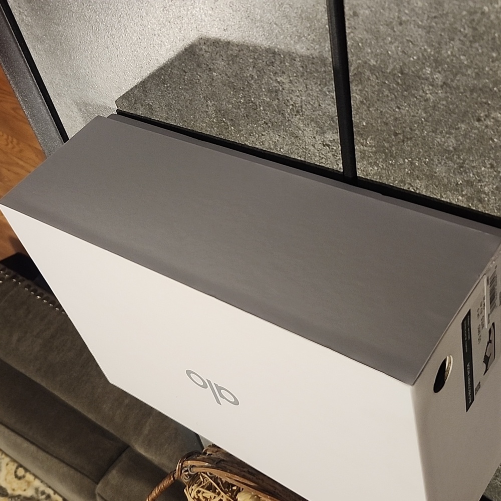 Alo White Box - Picture 3 of 6